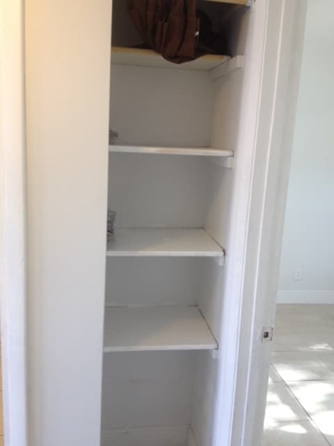 OAKLAND PARK Apartment: 95-101 NE 41 ST