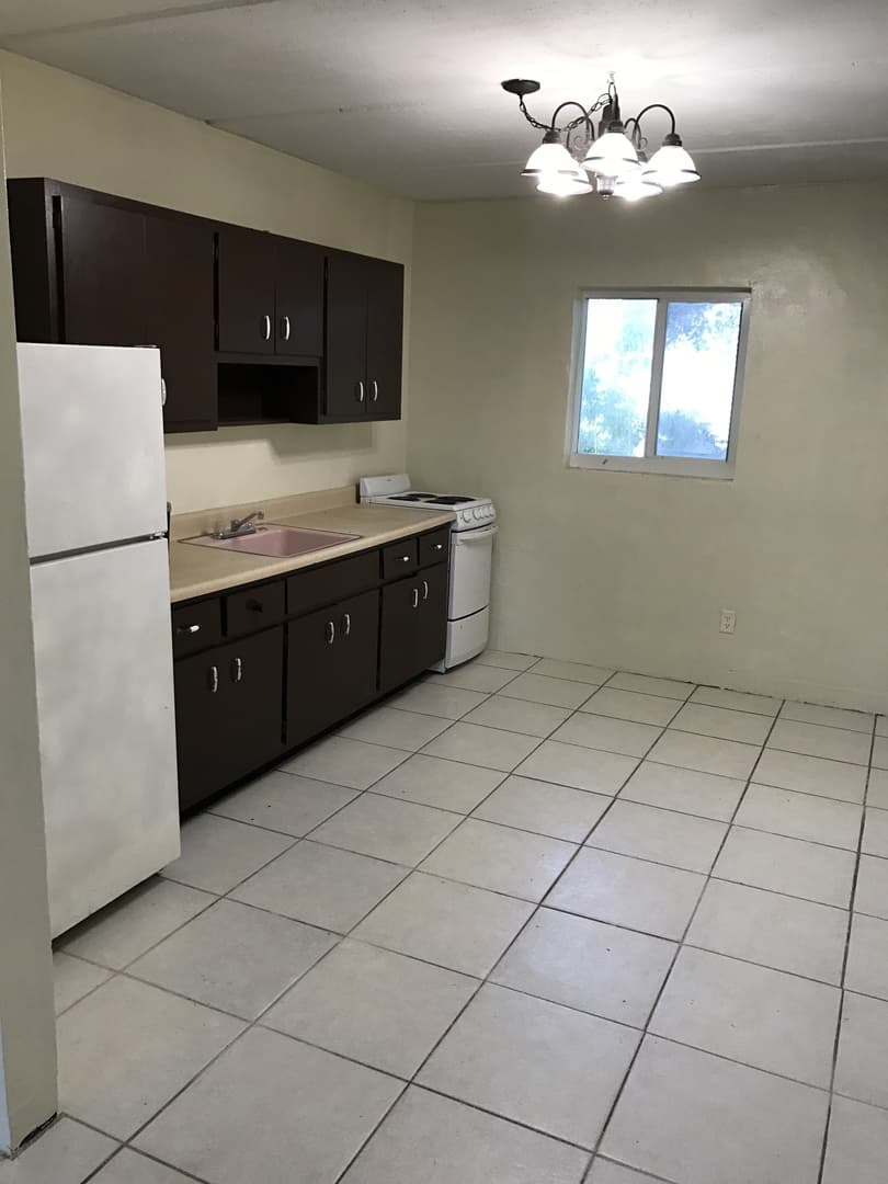 FORT LAUDERDALE Apartment: 700 NW 10 TERR