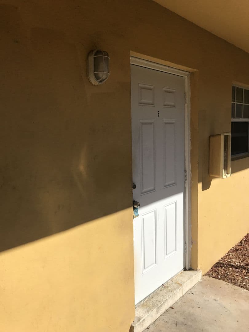 FORT LAUDERDALE Apartment: 652 SW 16 AVE