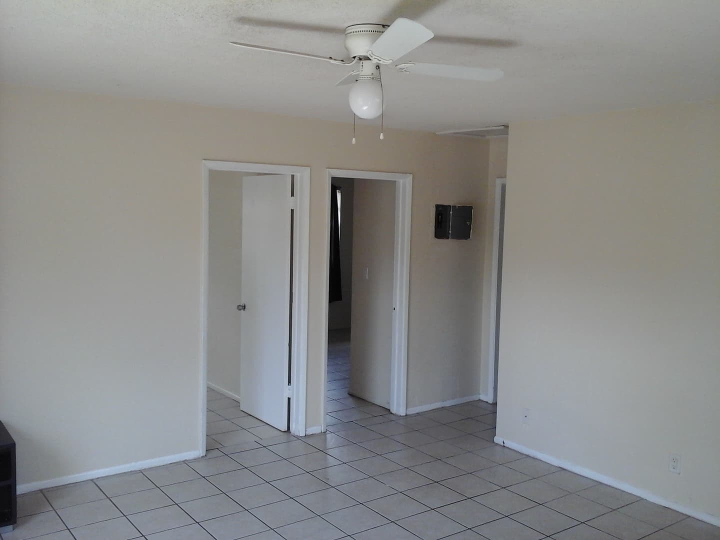 FORT LAUDERDALE Apartment: 709 SW 15 AVE