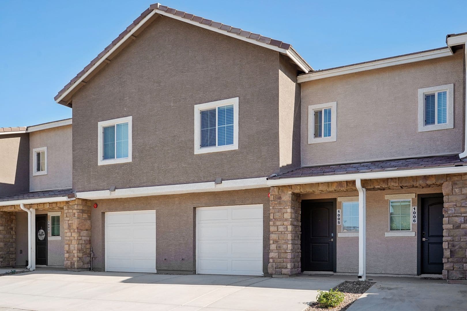 Surprise Townhome: 12570 N Cotton Ln
