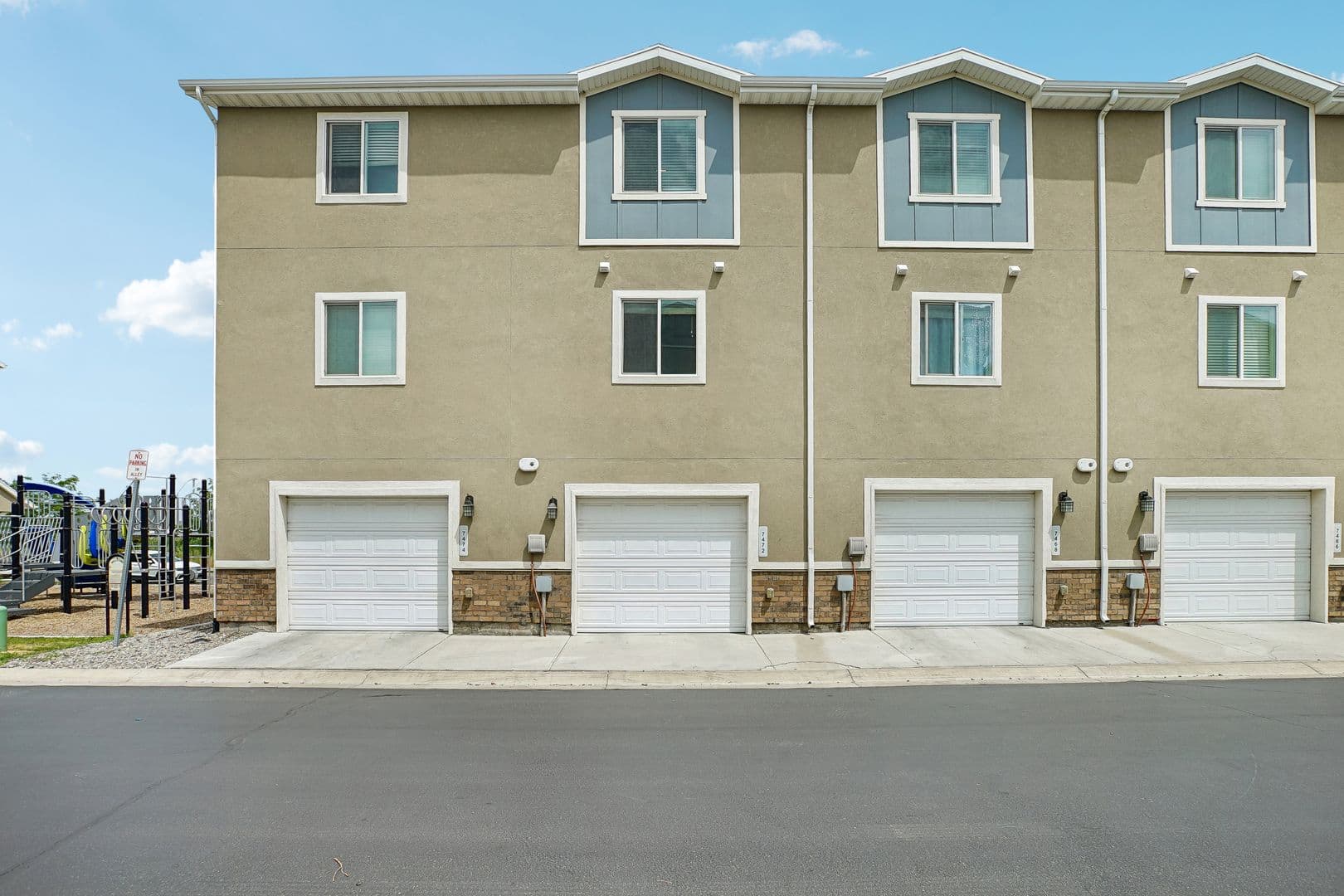 Magna Townhome: 7487 W Geraint St