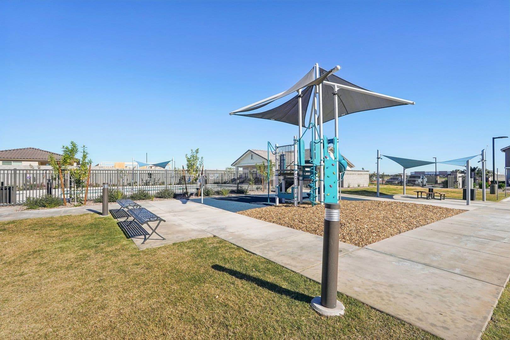 Surprise Townhome: 12570 N Cotton Ln