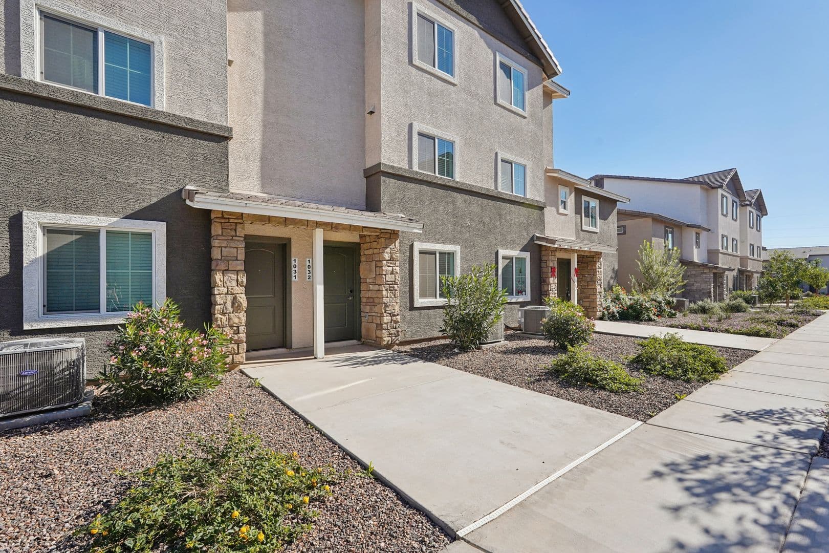 Surprise Townhome: 12570 N Cotton Ln