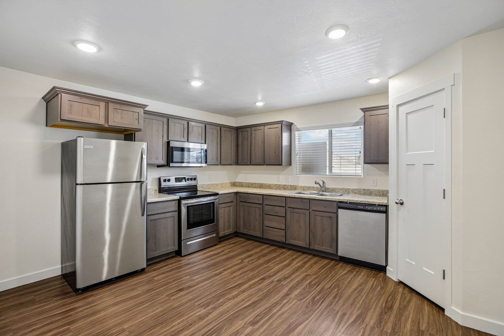 Eagle Mountain Townhome: Sunbury Ln