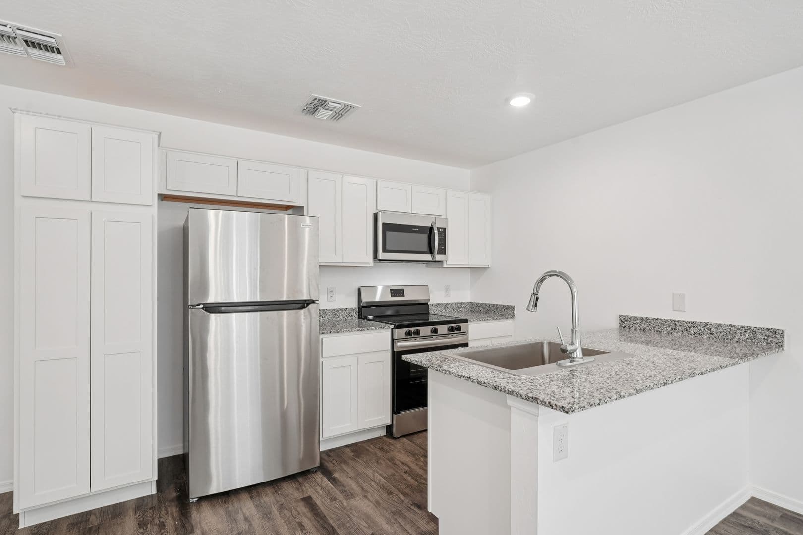 Surprise Townhome: 12570 N Cotton Ln