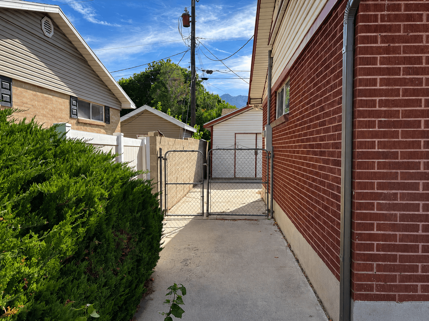 Murray House: 6087 S 1430 E #B