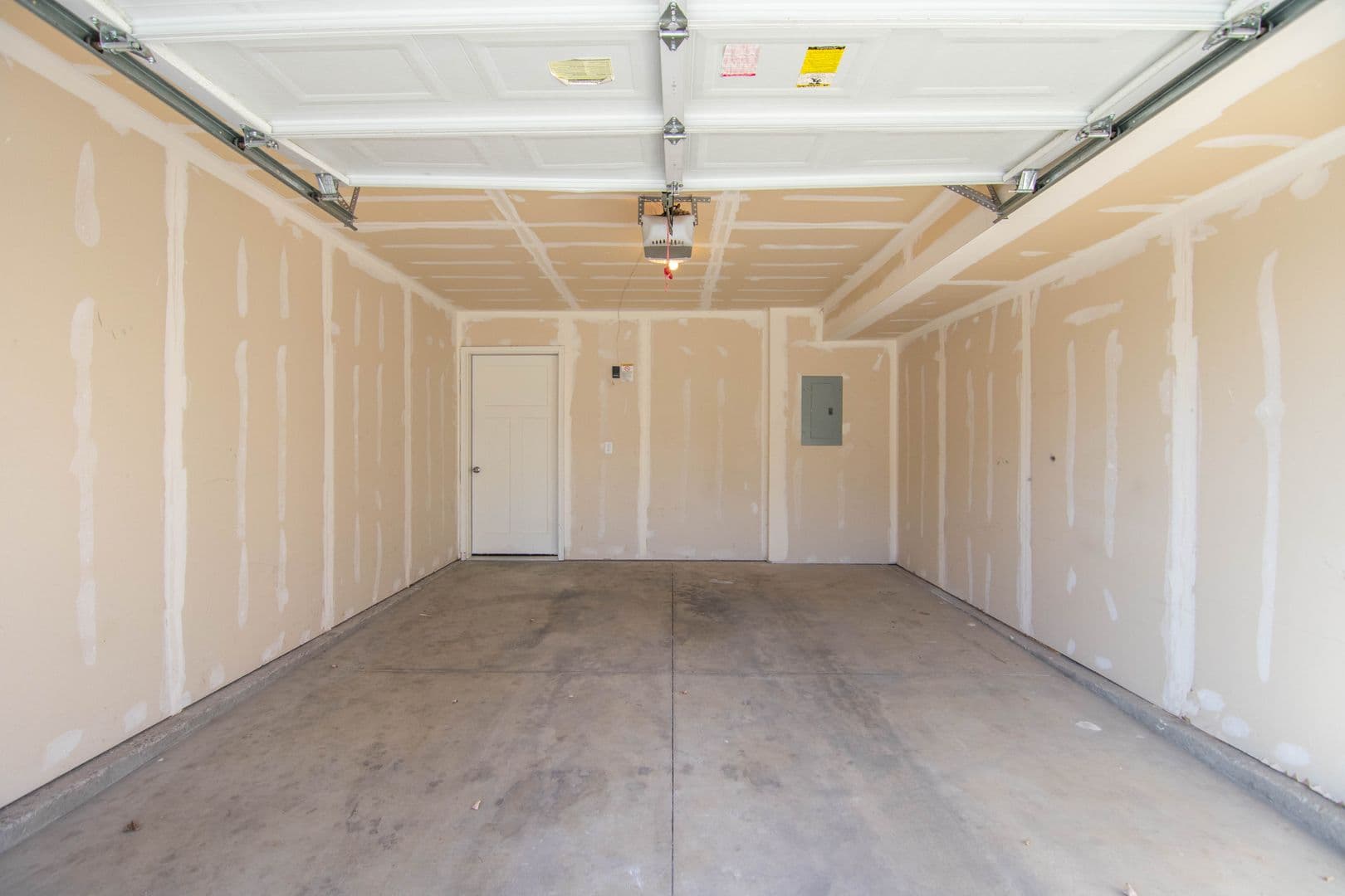 Vineyard Apartment: 190 E 630 N
