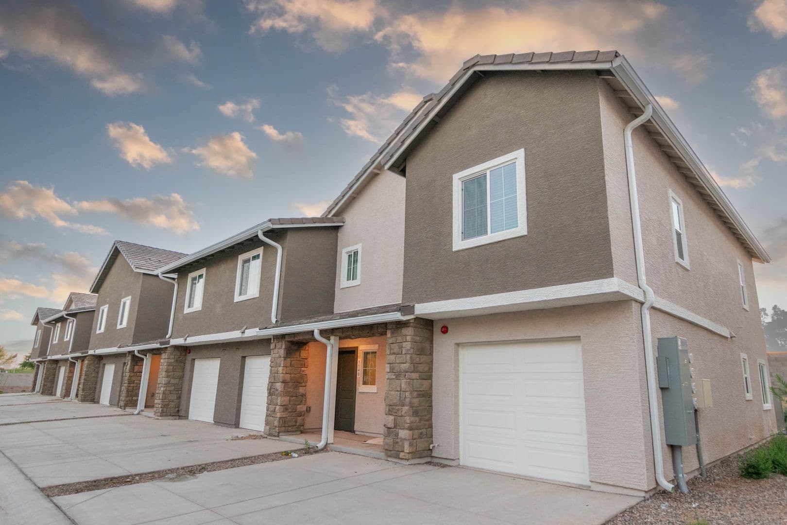 Surprise Townhome: 12570 N Cotton Ln