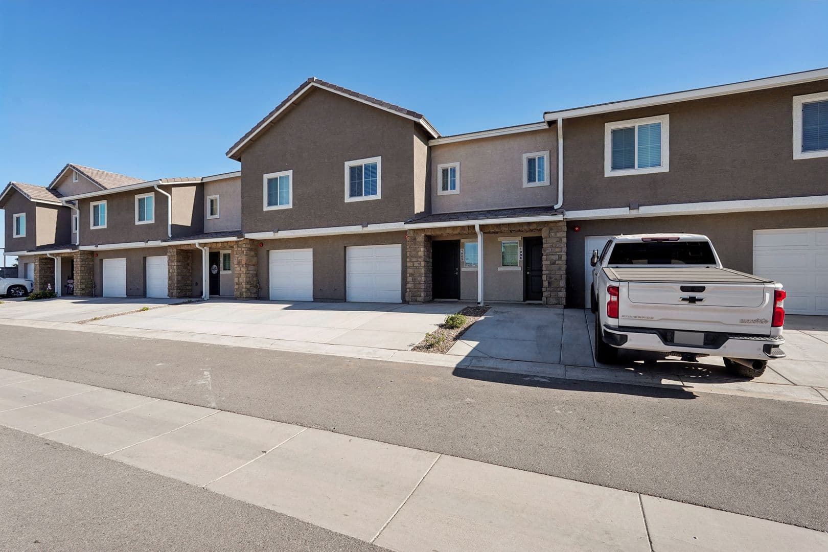 Surprise Townhome: 12570 N Cotton Ln