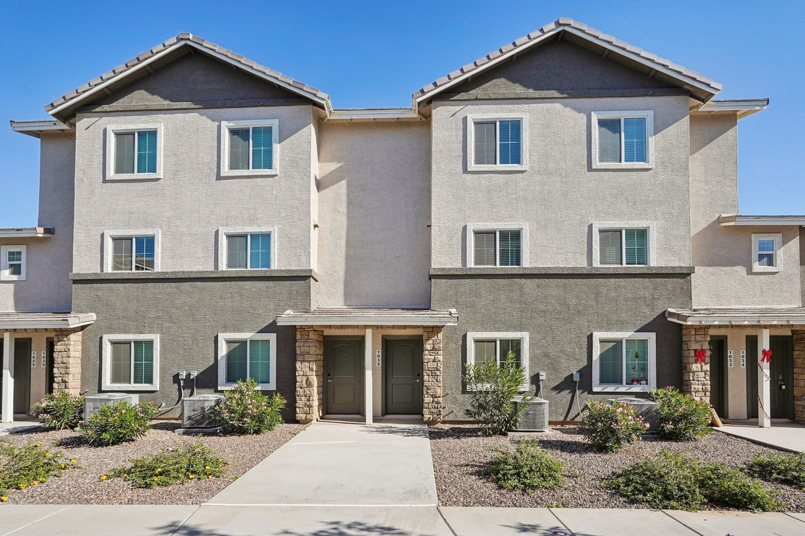 Surprise Townhome: 12570 N Cotton Ln