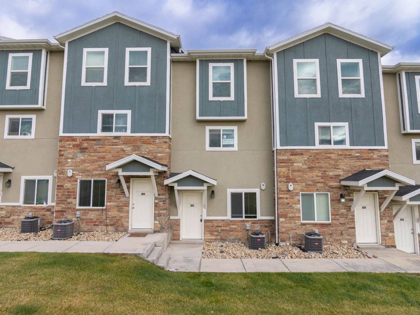 Herriman Townhome: Abbey Ln