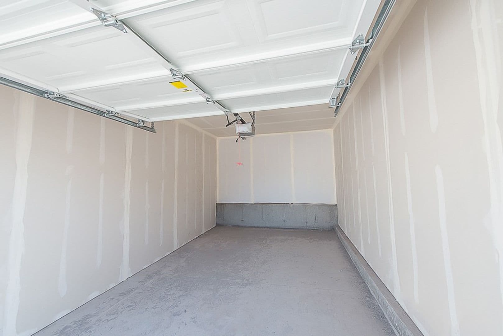 Vineyard Apartment: 190 E 630 N