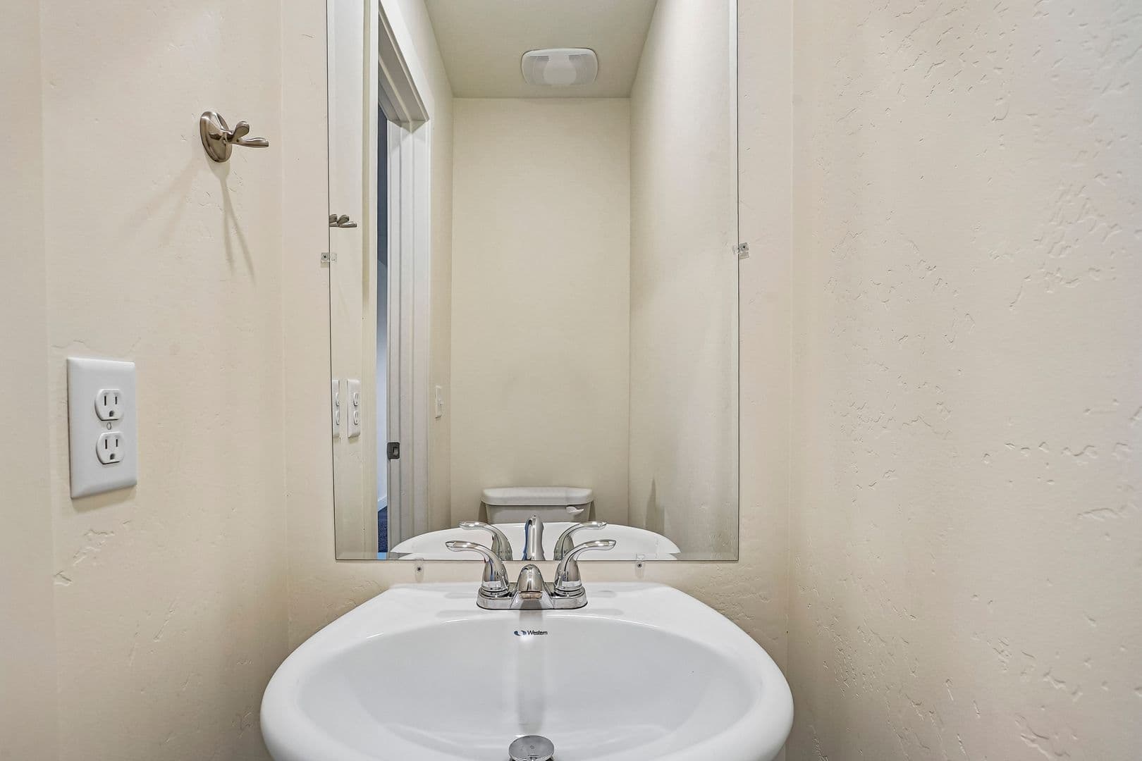 Magna Townhome: 7487 W Geraint St