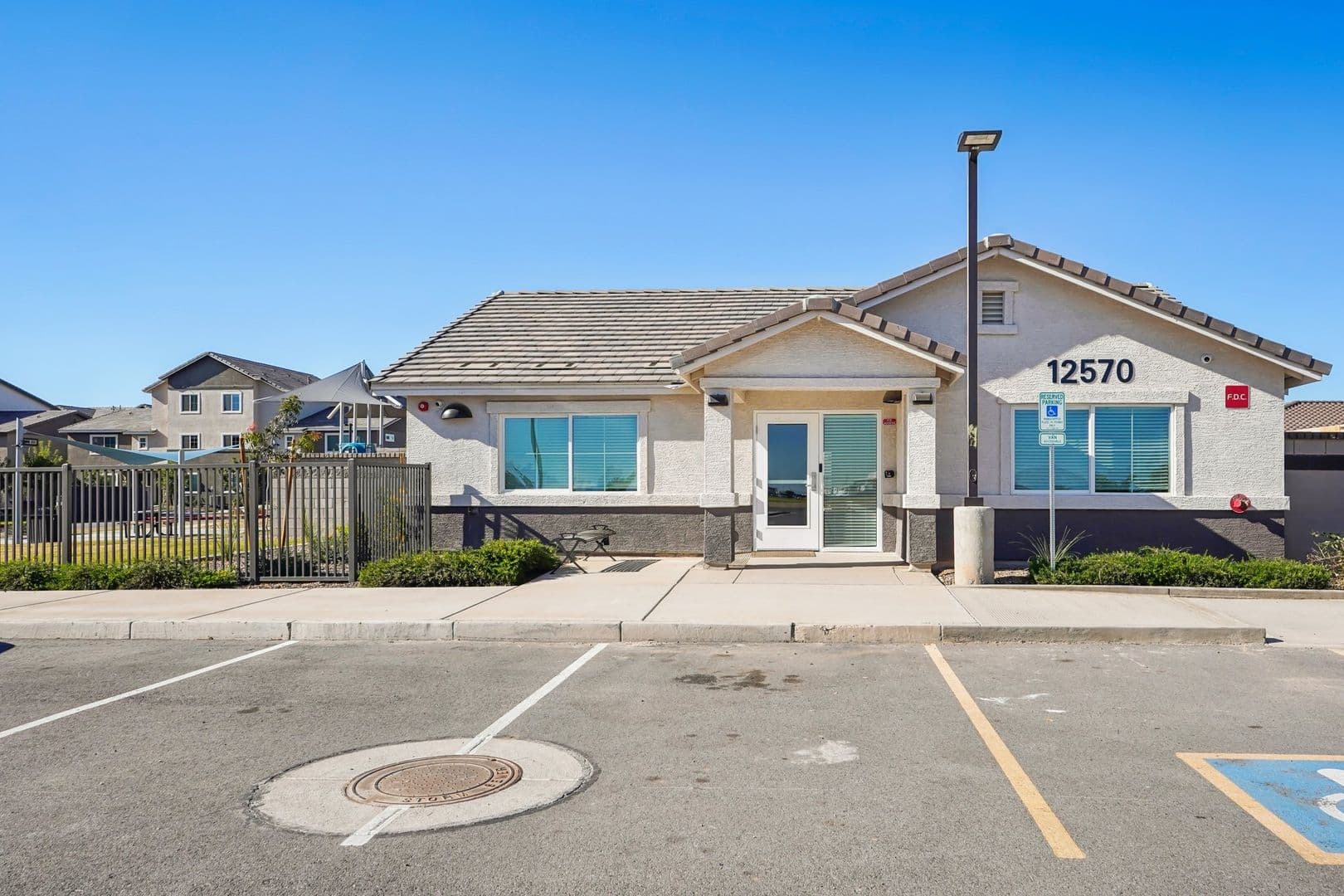 Surprise Townhome: 12570 N Cotton Ln