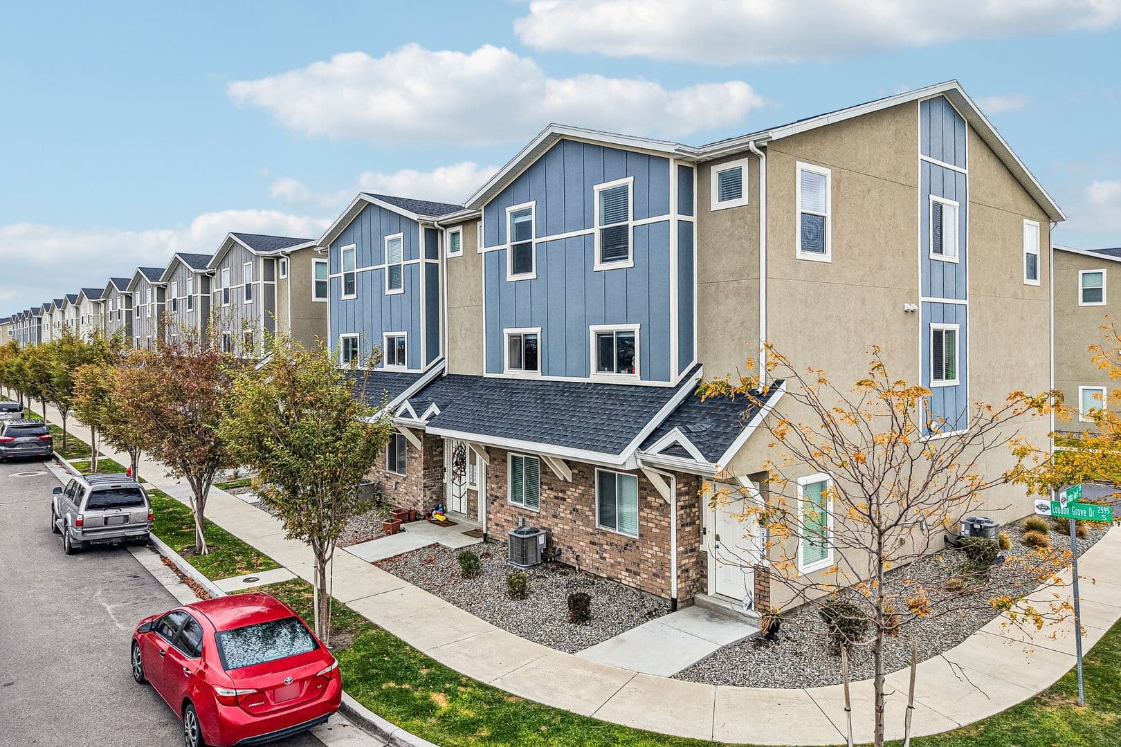 Magna Townhome: 7487 W Geraint St