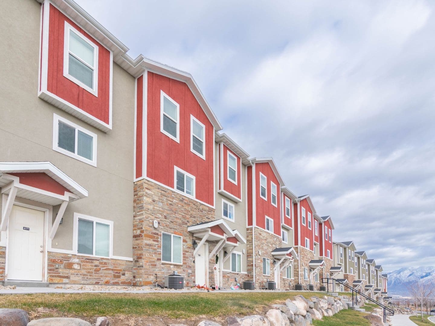 Herriman Townhome: Abbey Ln