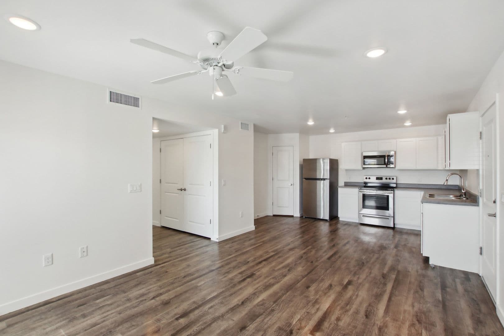 El Mirage Apartment: 12945 W Greenway Rd