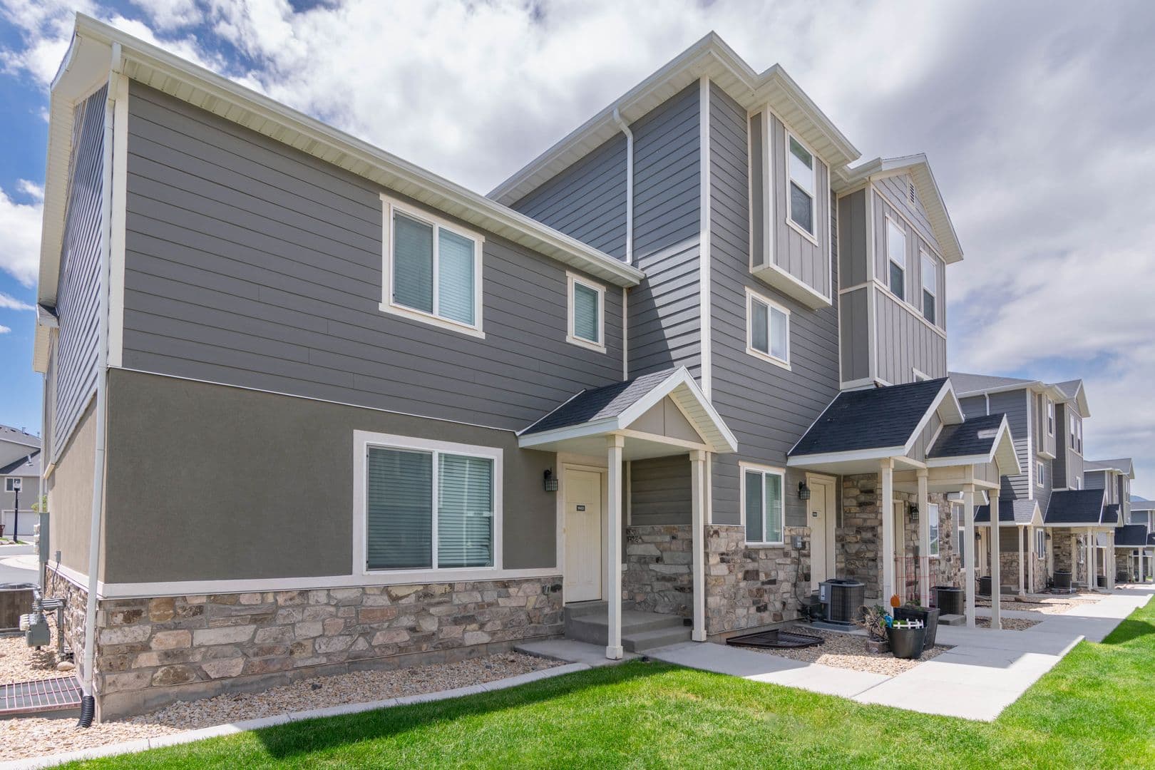 Herriman Townhome: 14411 S Ashburn Way