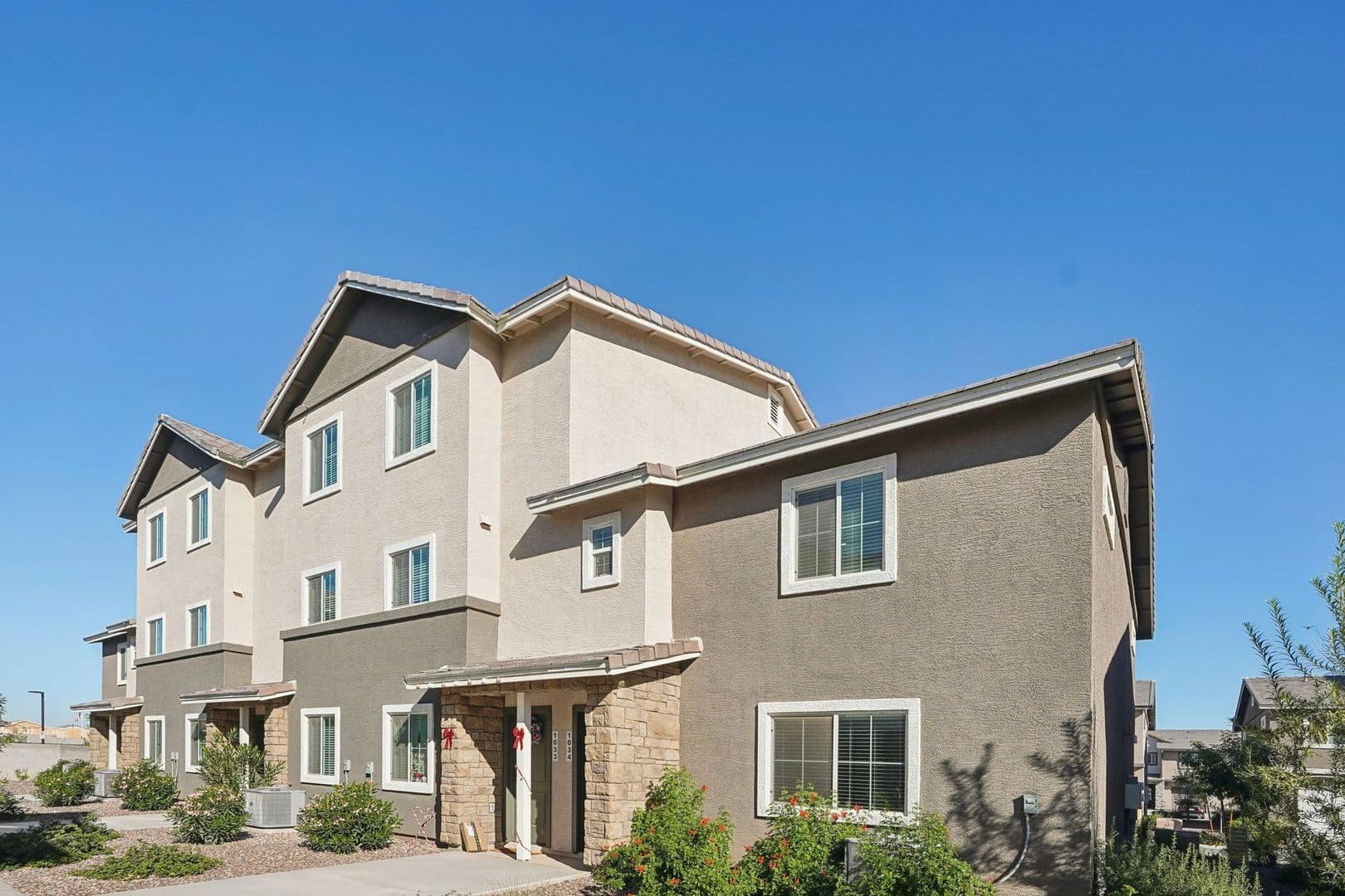 Surprise Townhome: 12570 N Cotton Ln
