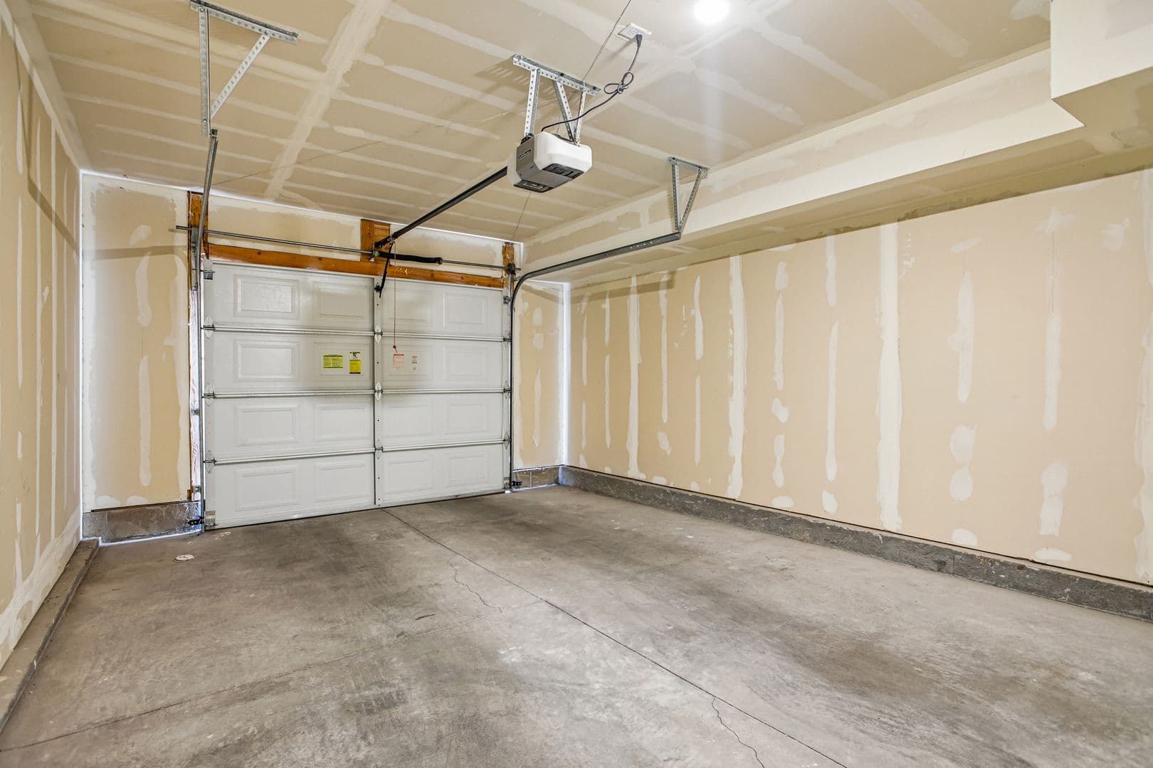 Eagle Mountain Townhome: Sunbury Ln