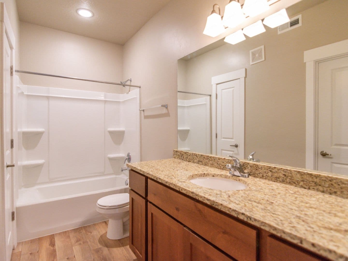 Springville Apartment: 600 W 400 S