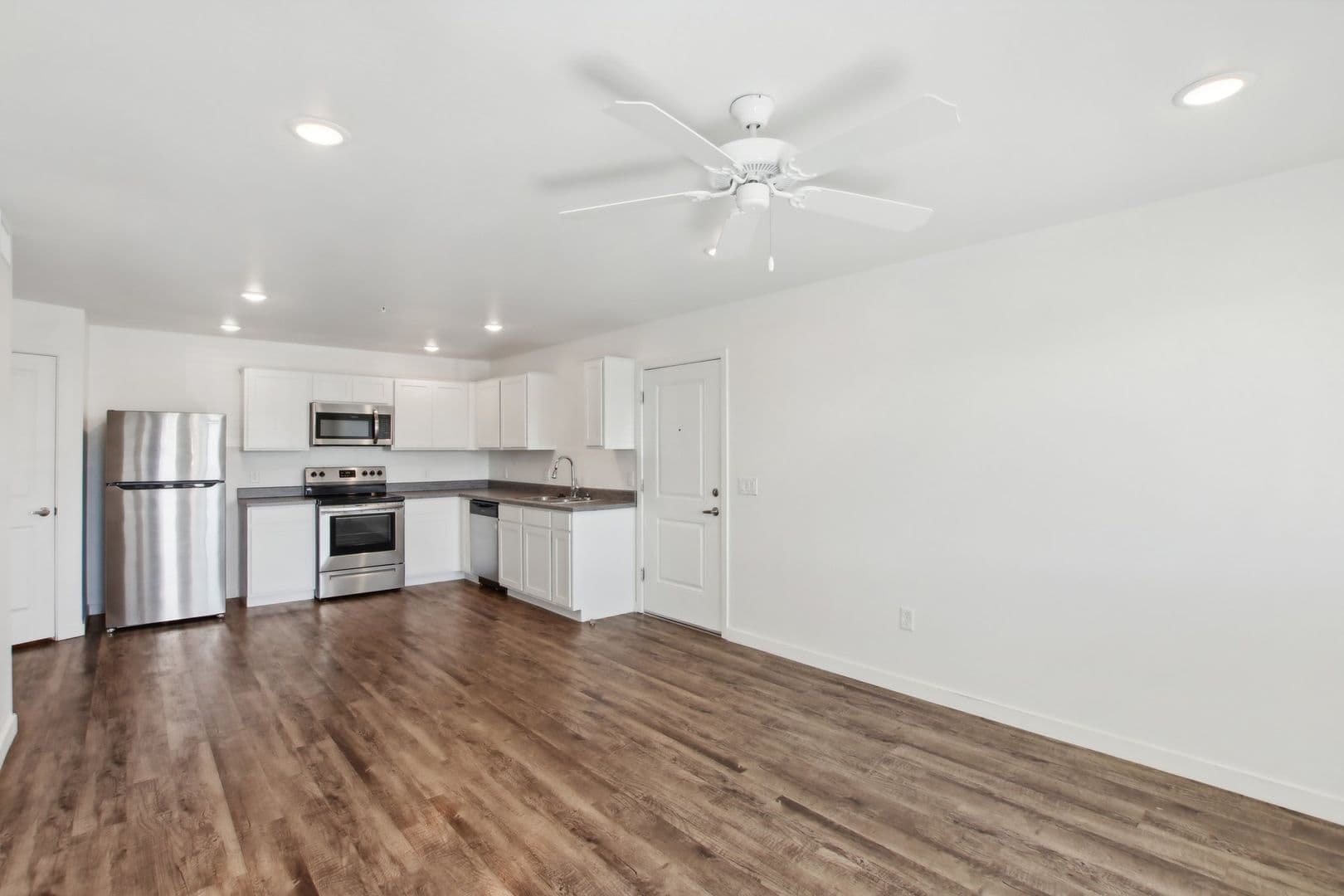 El Mirage Apartment: 12945 W Greenway Rd