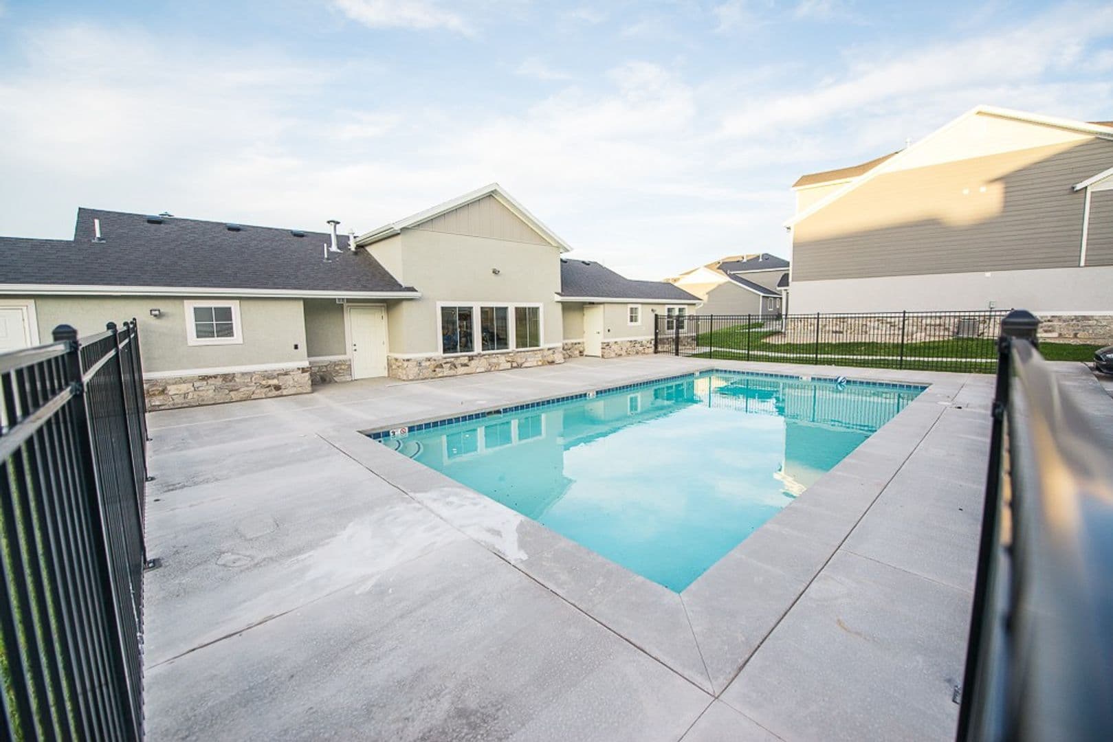 Herriman Townhome: 14411 S Ashburn Way