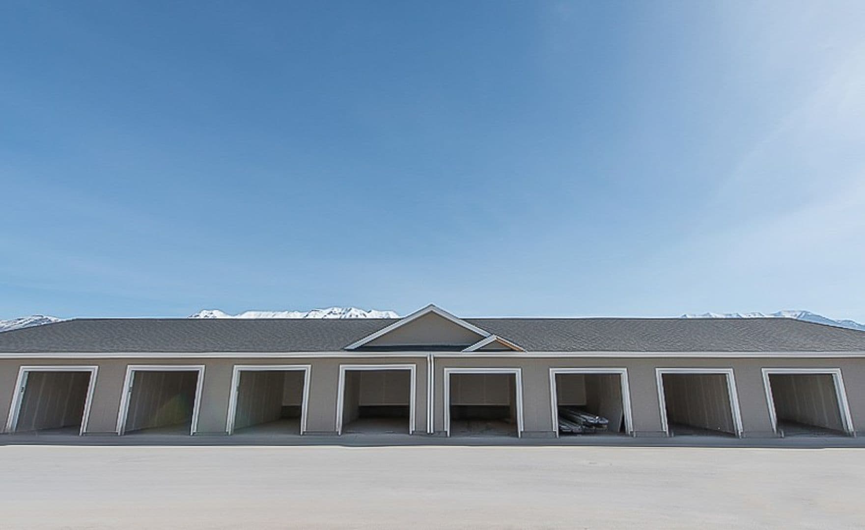 Vineyard Apartment: 190 E 630 N