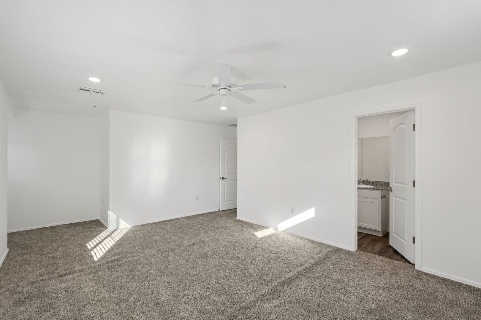 Surprise Townhome: 12570 N Cotton Ln