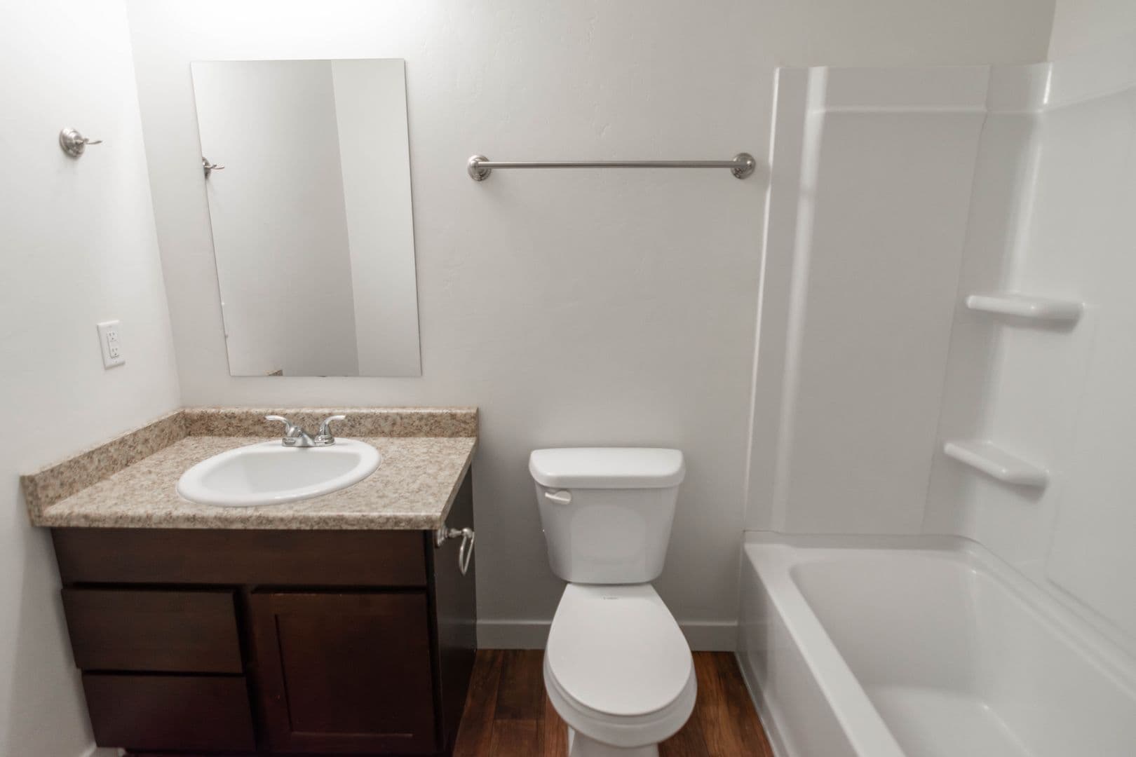 Vineyard Apartment: 190 E 630 N
