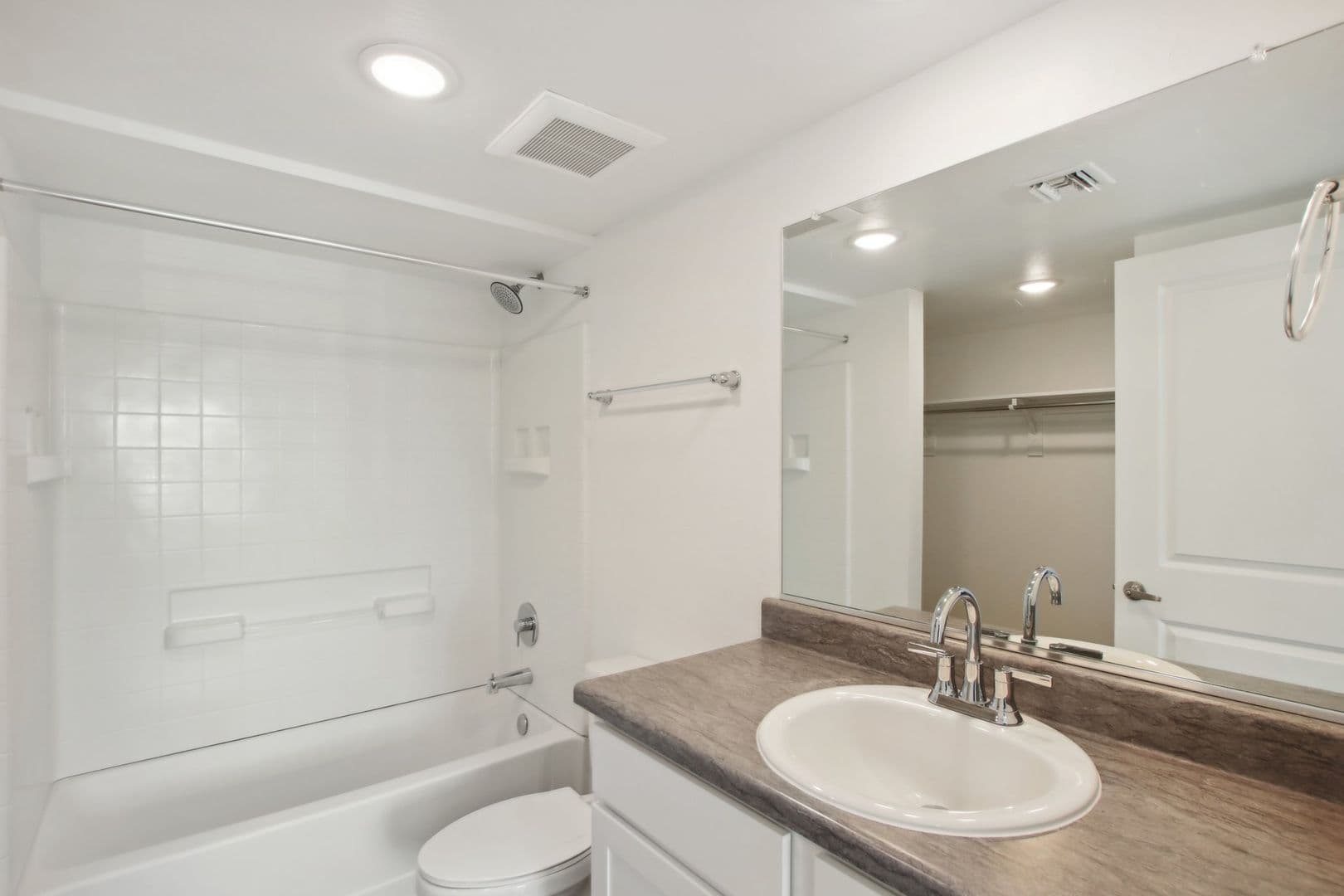 El Mirage Apartment: 12945 W Greenway Rd