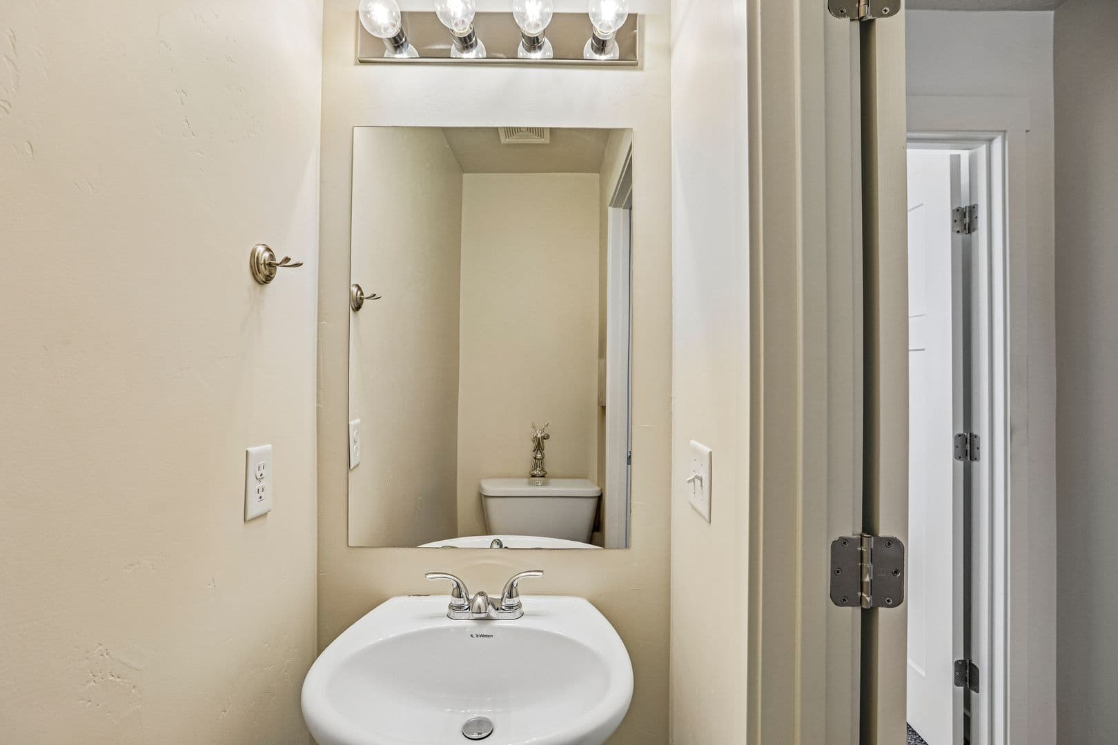 Herriman Townhome: 14411 S Ashburn Way