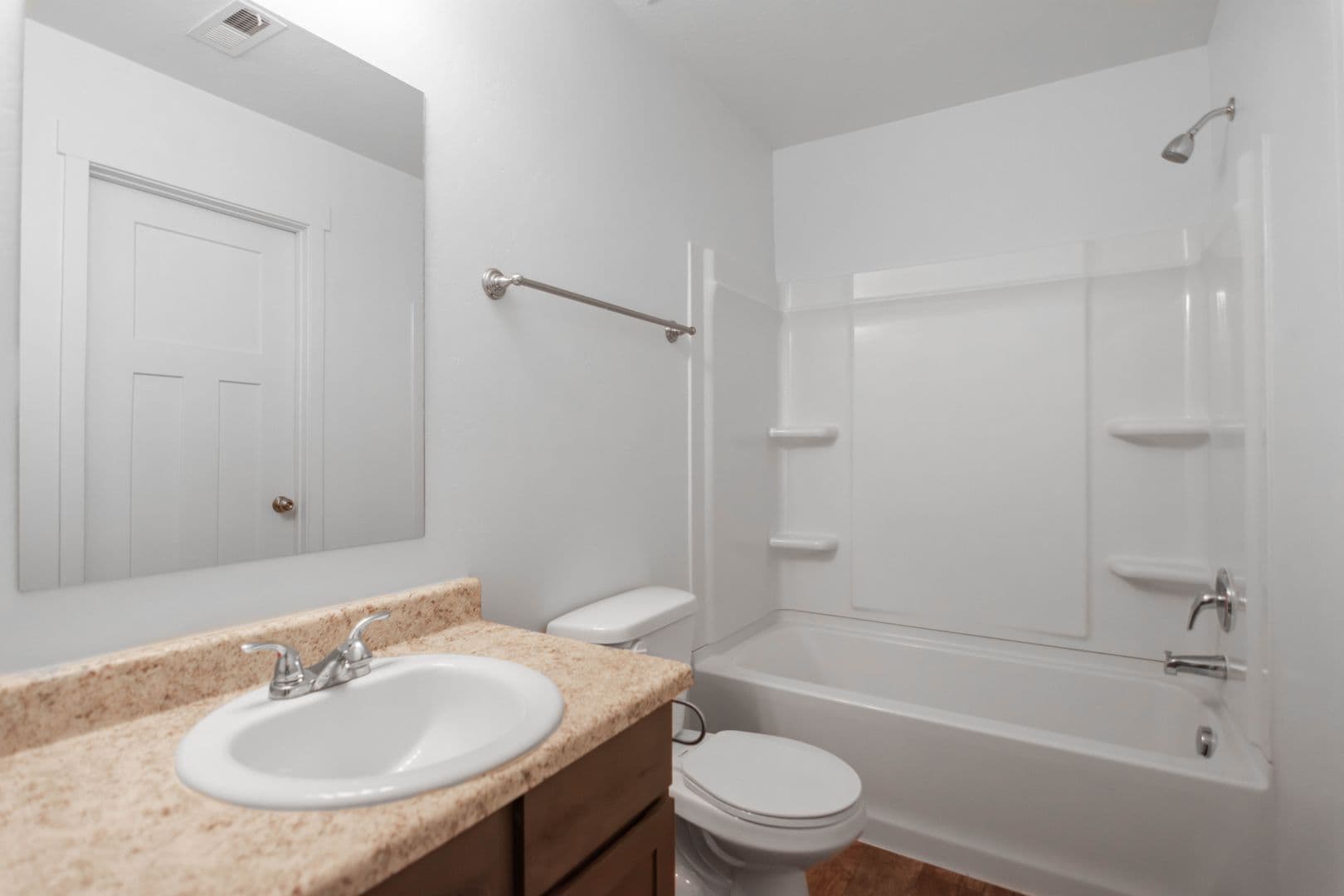 Vineyard Apartment: 190 E 630 N