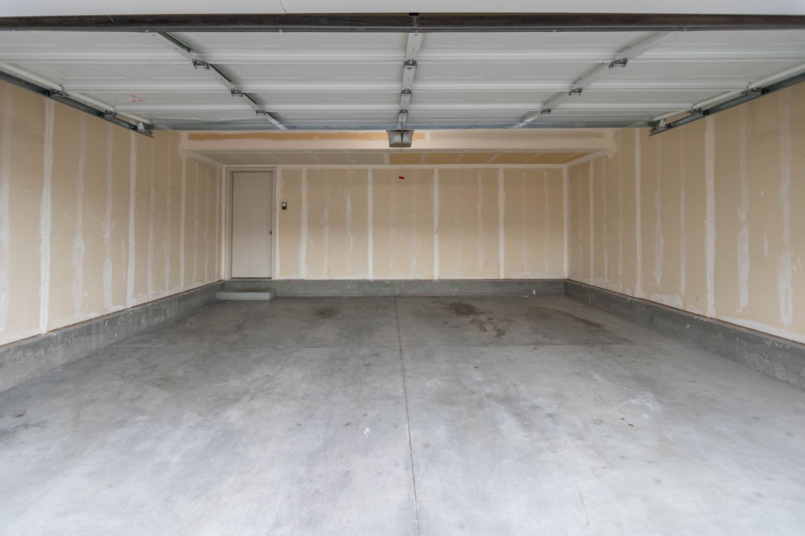 Vineyard Apartment: 190 E 630 N