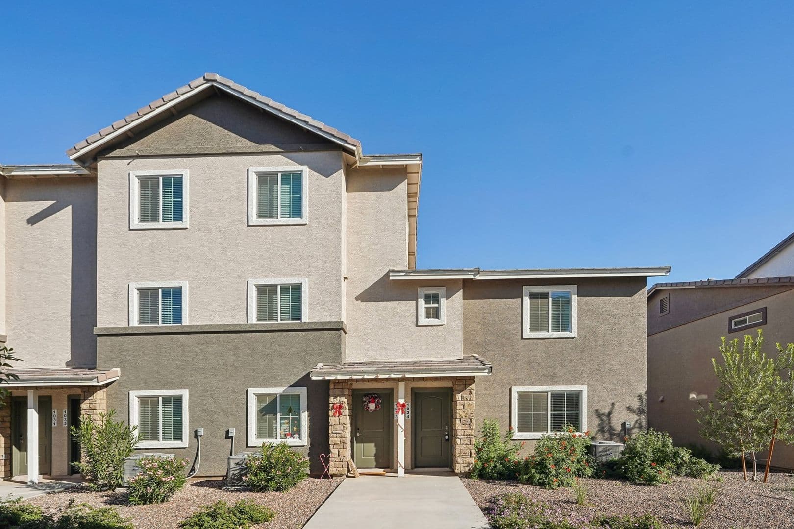 Surprise Townhome: 12570 N Cotton Ln