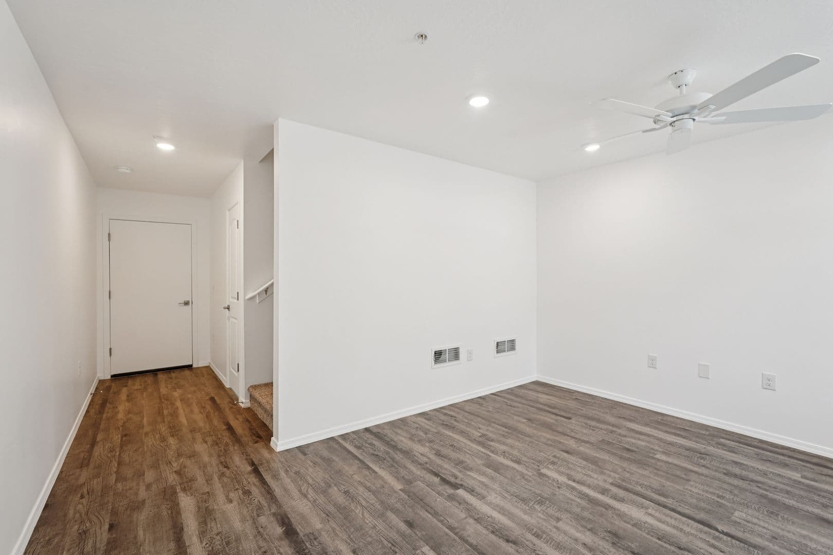 Surprise Townhome: 12570 N Cotton Ln