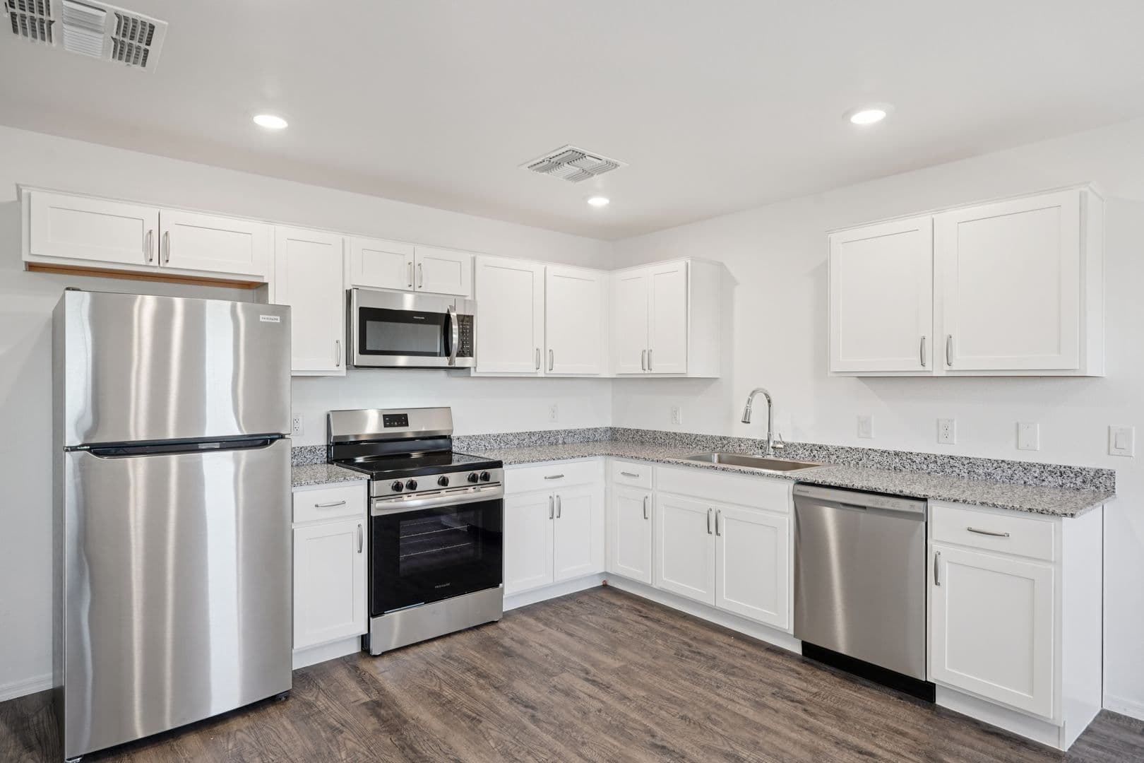 Surprise Townhome: 12570 N Cotton Ln