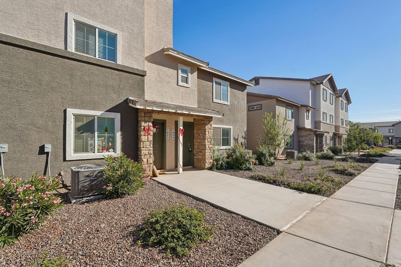 Surprise Townhome: 12570 N Cotton Ln