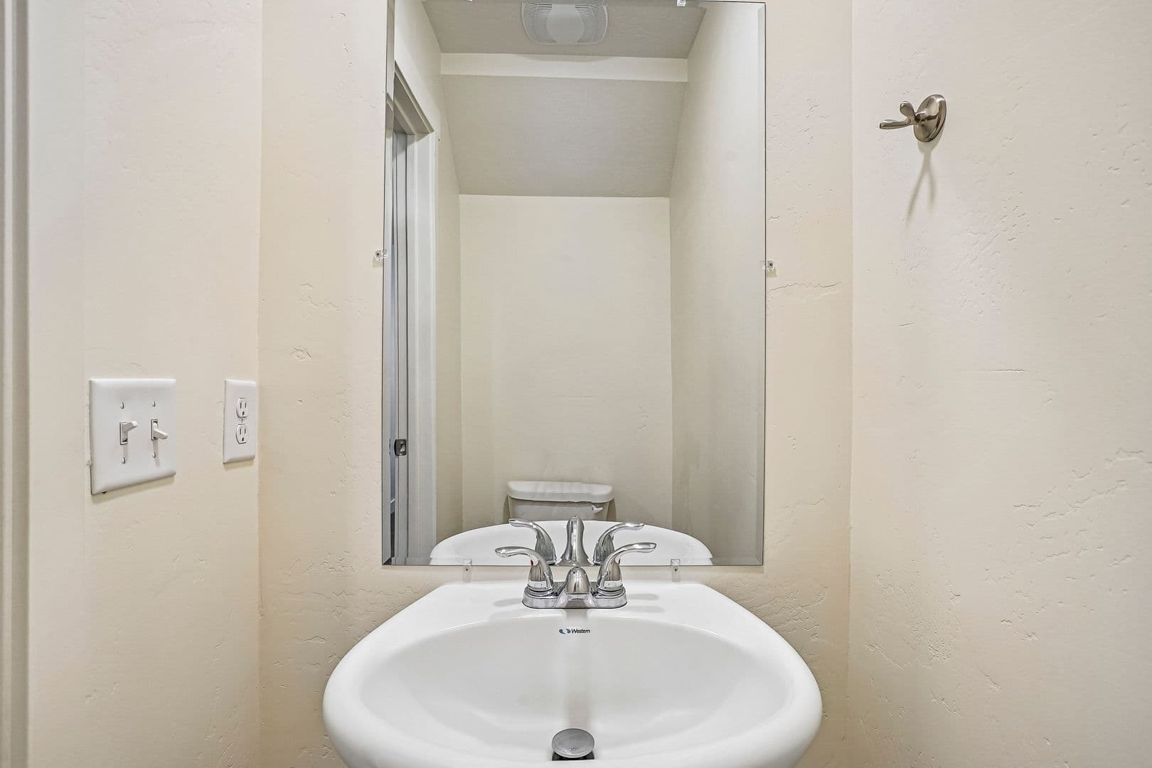 Magna Townhome: 7487 W Geraint St