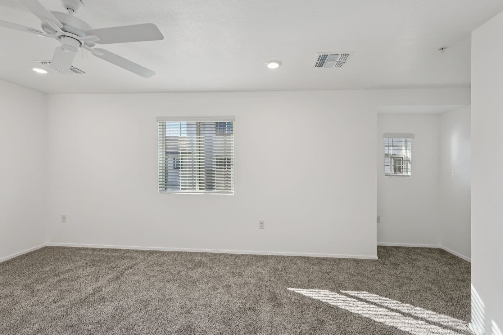 Surprise Townhome: 12570 N Cotton Ln