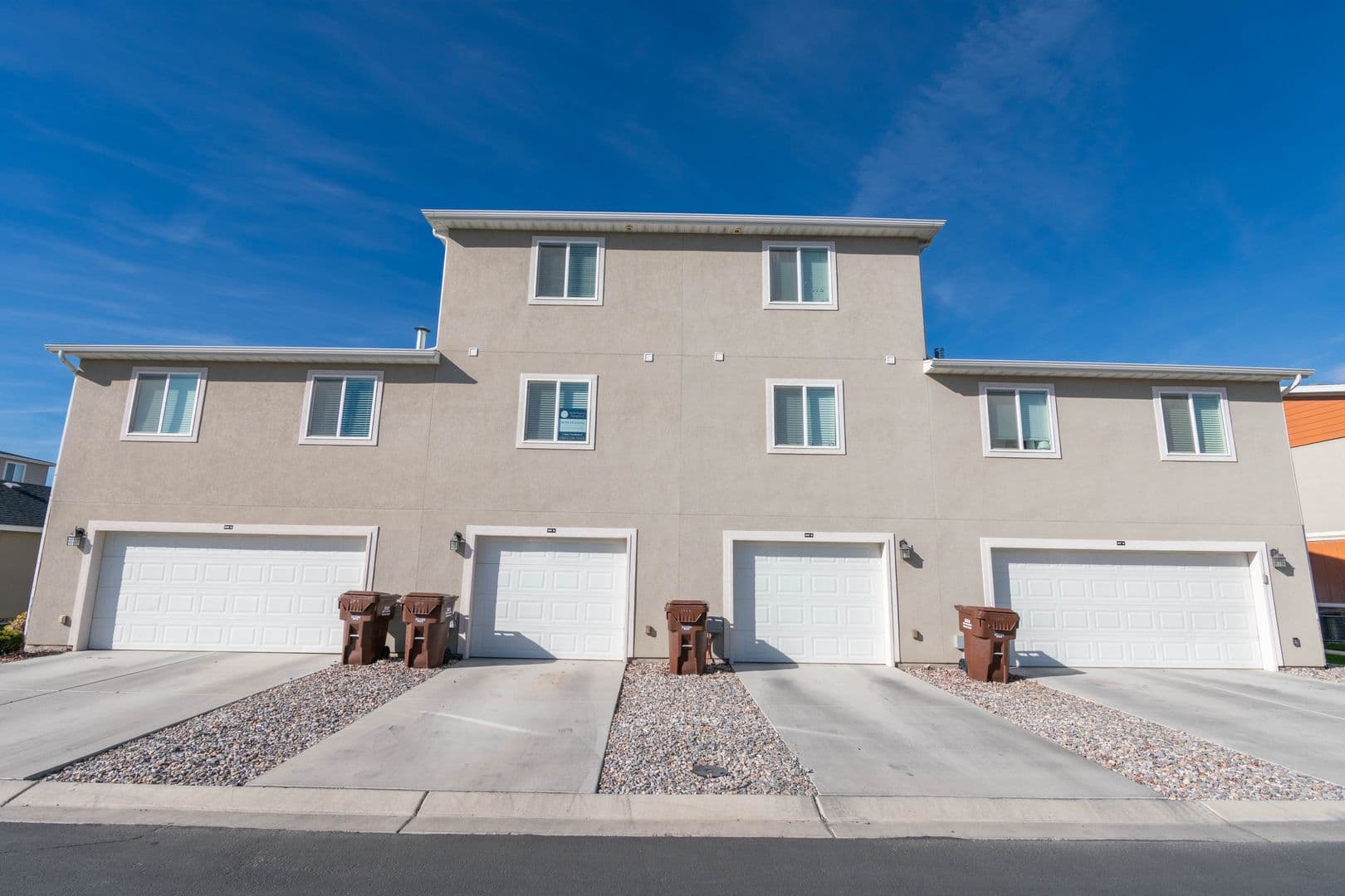 Vineyard Apartment: 190 E 630 N