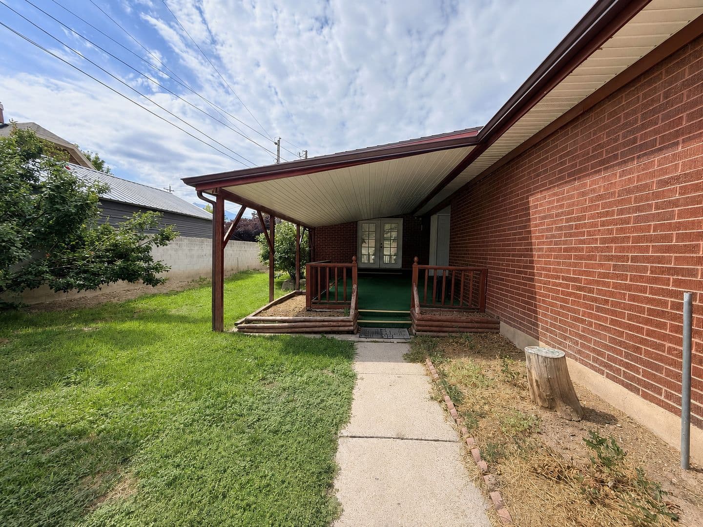 Murray House: 6087 S 1430 E #B