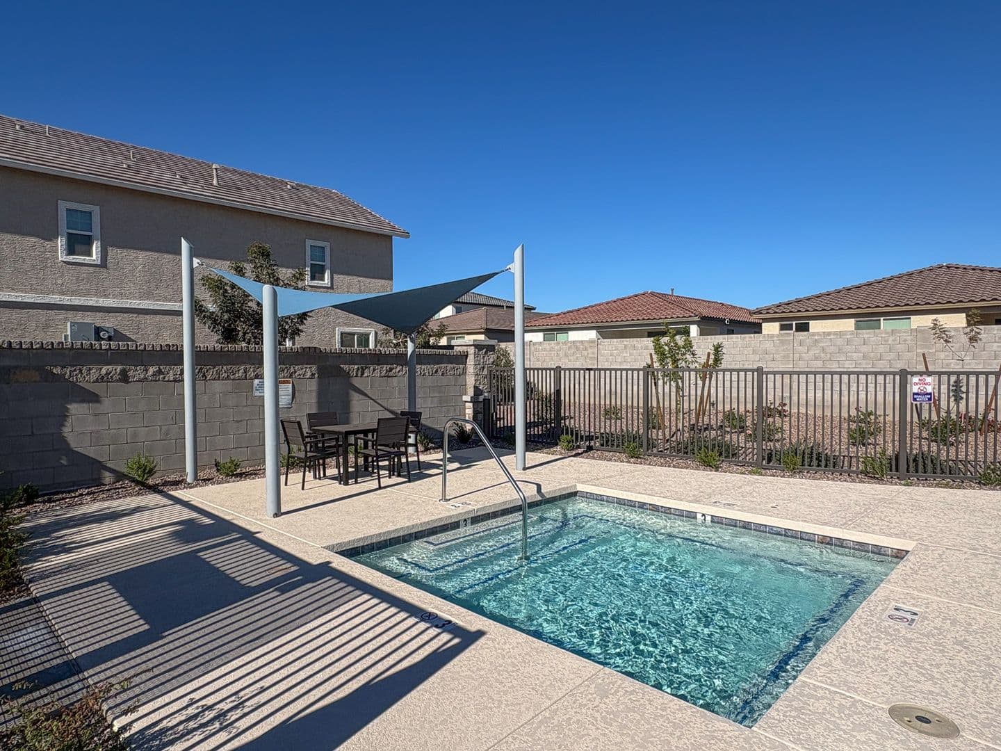 Surprise Townhome: 12570 N Cotton Ln