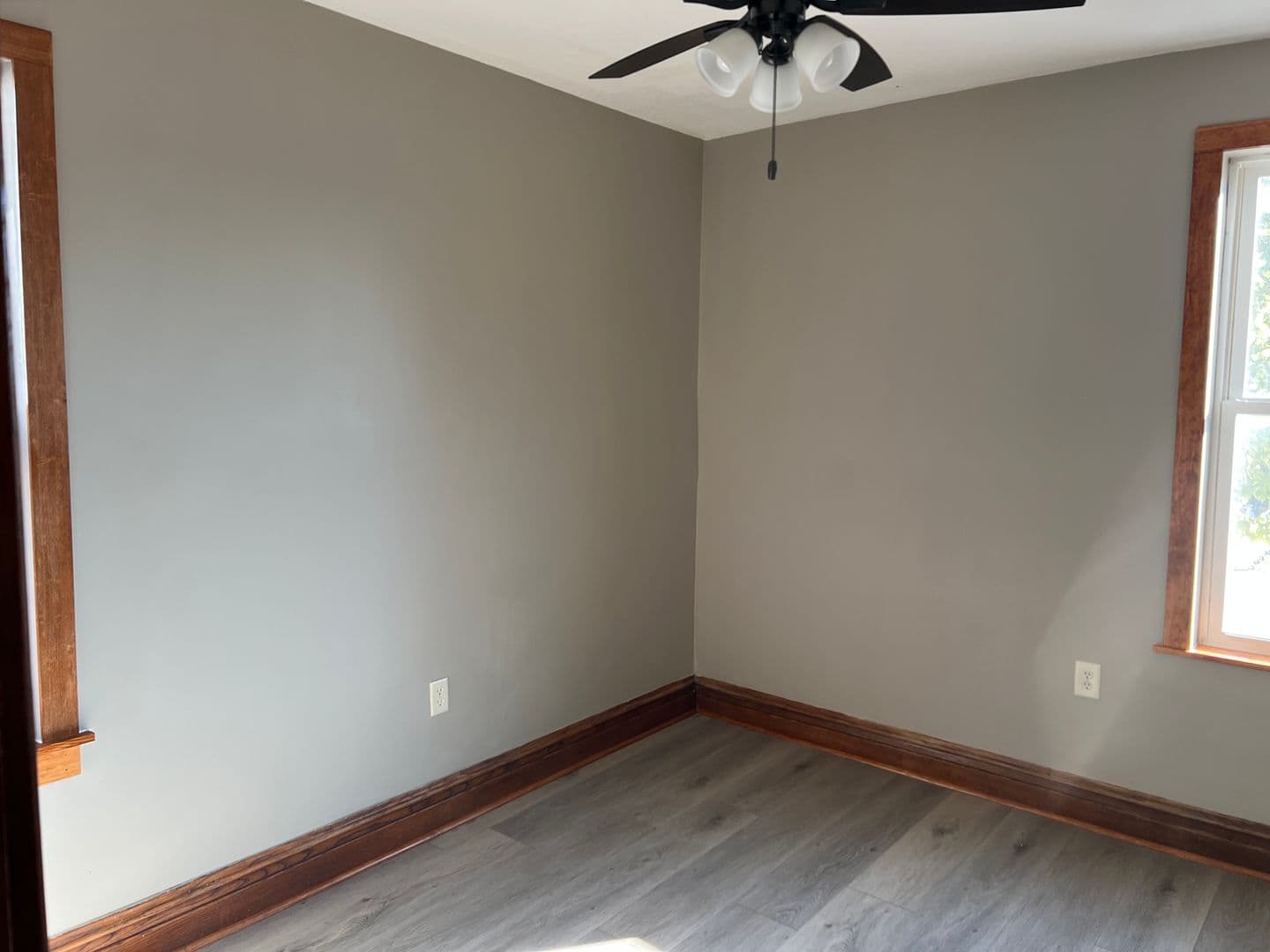 DAVENPORT Apartment: 1421 N MAIN ST