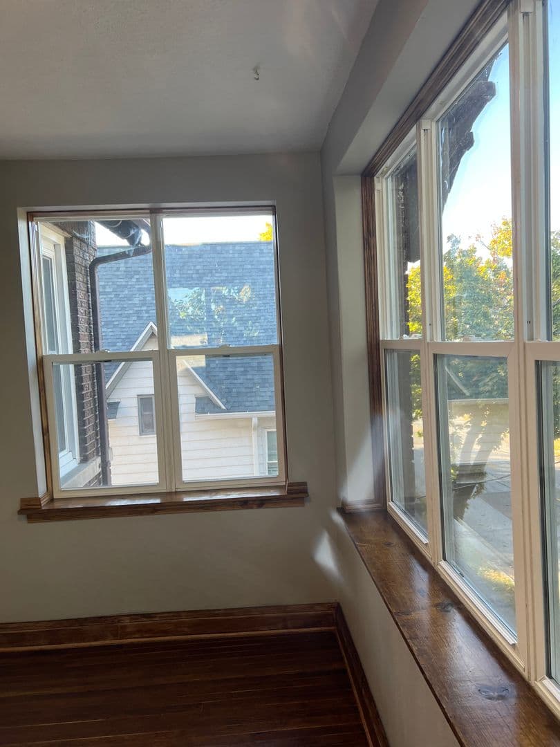 DAVENPORT Apartment: 1421 N MAIN ST