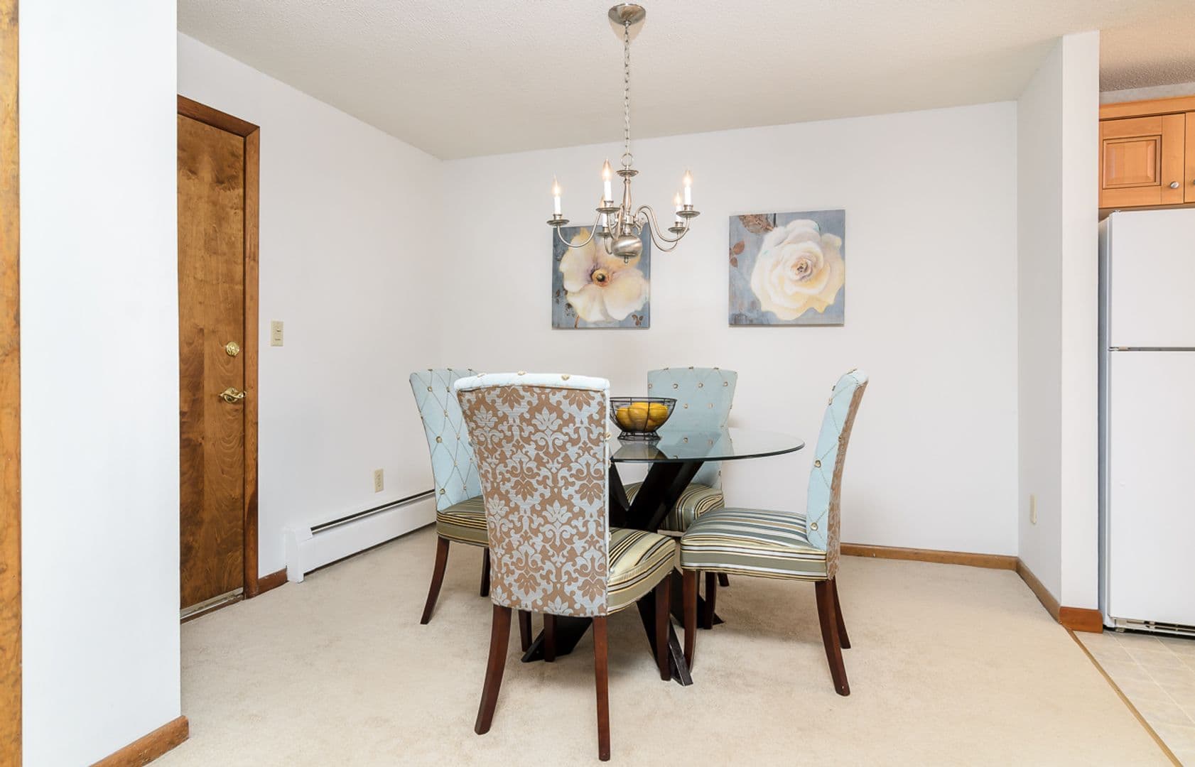 Foxboro Apartment: 169 Chestnut St.