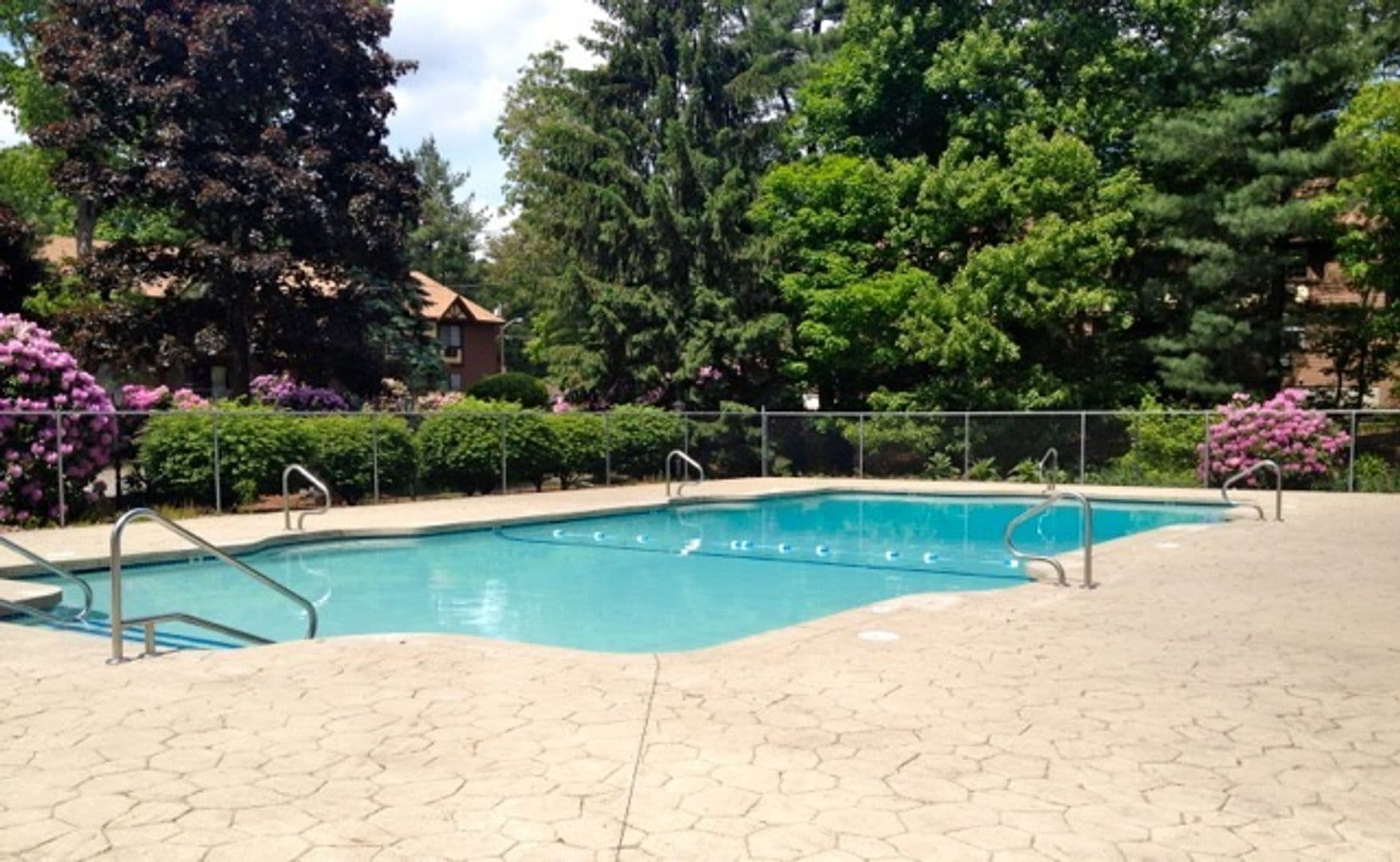 Foxboro Apartment: 4 Putnam Rd.