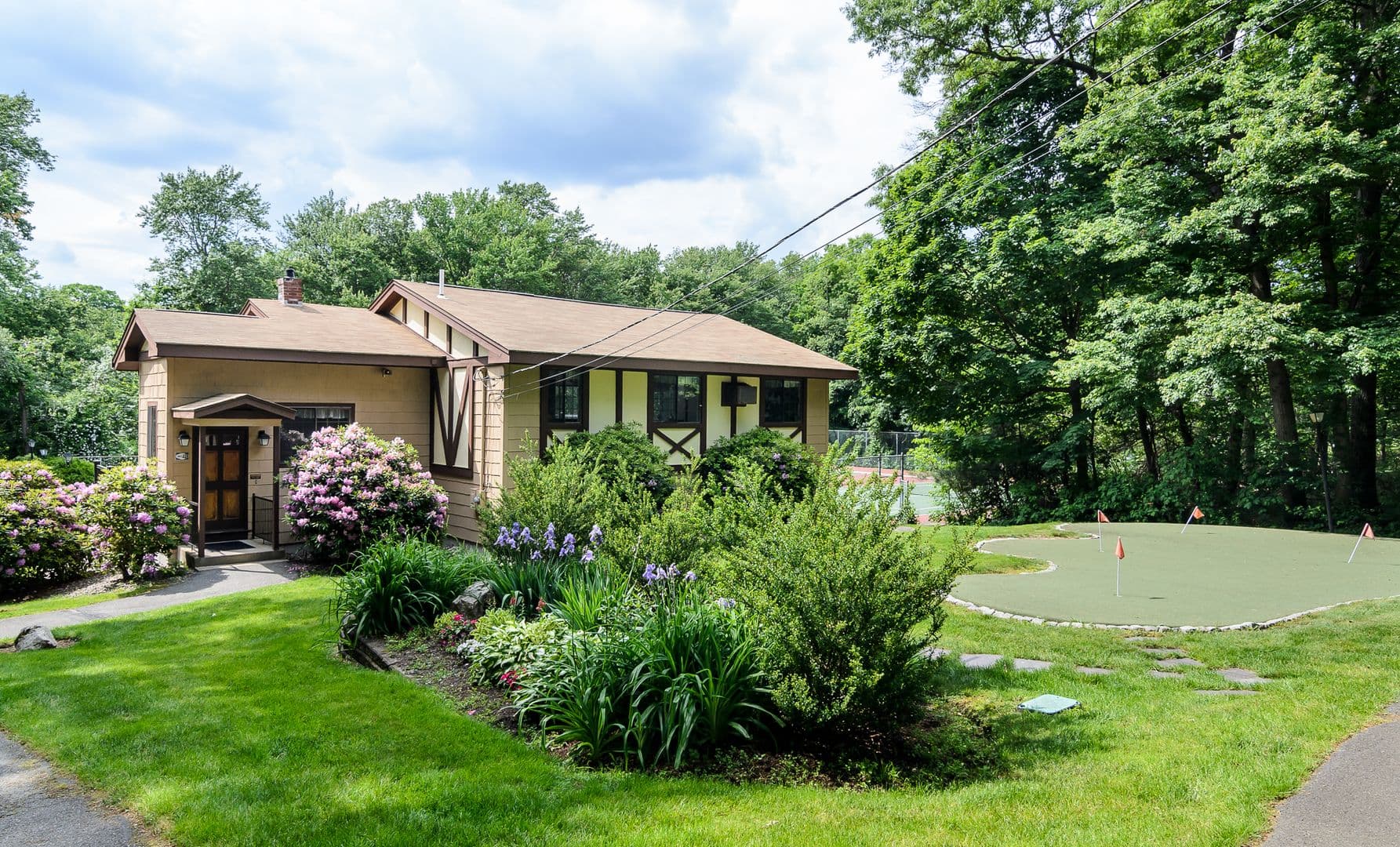 Foxboro Apartment: 15 Hillcrest Rd.