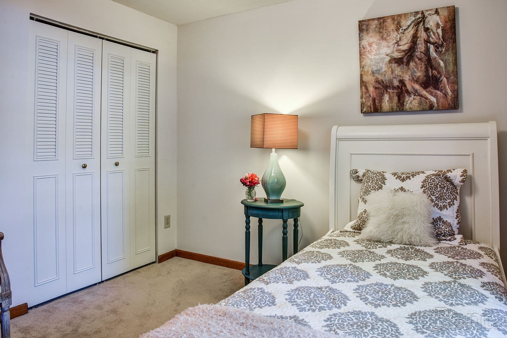 Foxboro Apartment: 173 Chestnut St.